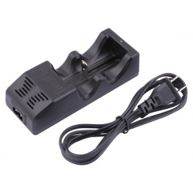 TrustFire TR-005 3.0-4.2V Multifunctional Li-ion Battery Charger for 26650/25500/26700/18650/16340 (100~240V)